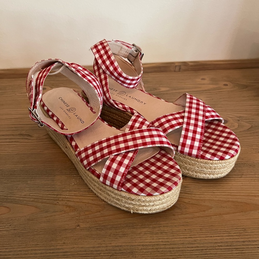 Chinese Laundry shoes. Size 8.5